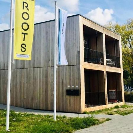 Roots Tiny House Apartment Tilburg Bagian luar foto