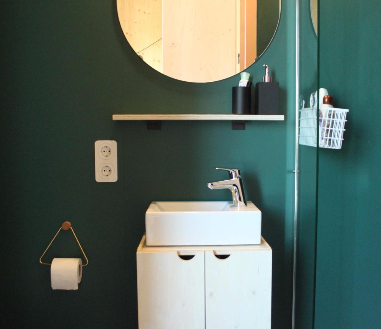 Roots Tiny House Apartment Tilburg Bagian luar foto