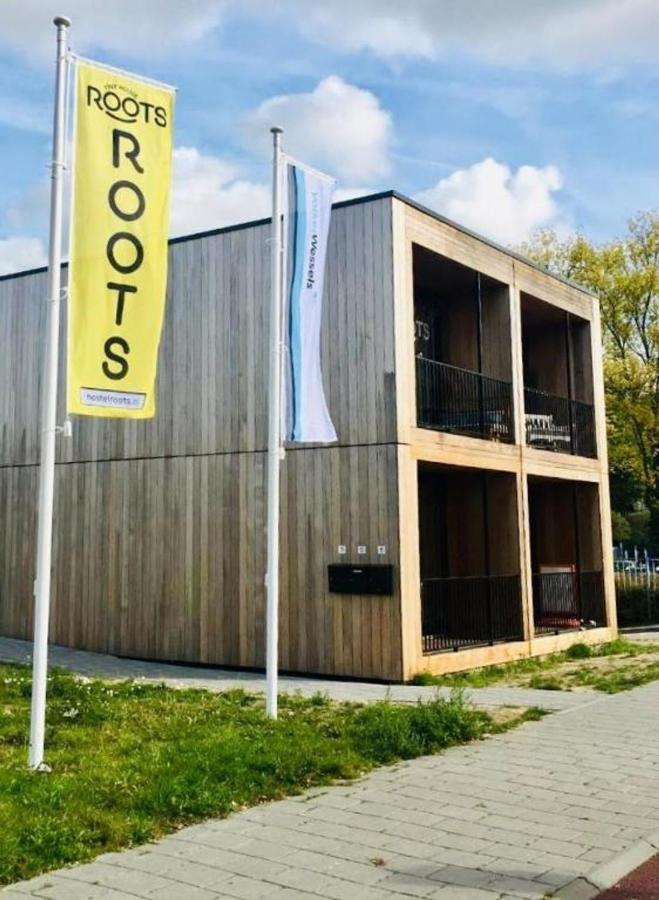 Roots Tiny House Apartment Tilburg Bagian luar foto
